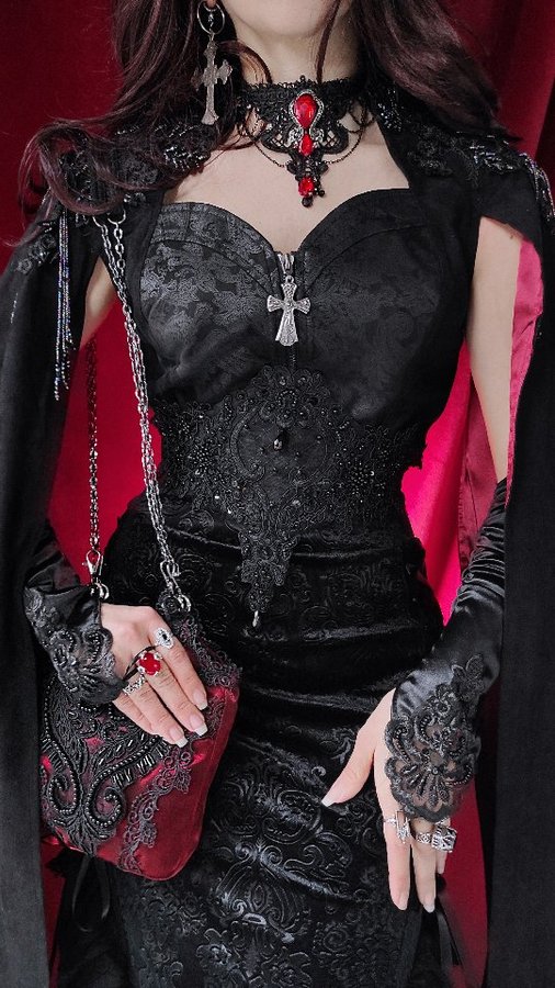 Instagram post by @hekate_nocturnal for Punkdesign Shop. Caption reads: [...] love It!!!)
~
~~
~~~
🌹 Top+ skirt:....