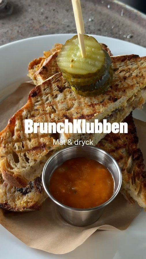 Instagram post by @stockholmfood for Disaronno. Caption reads: Food & drinks at @brunchklubben_ pt3. 
Thanks to....