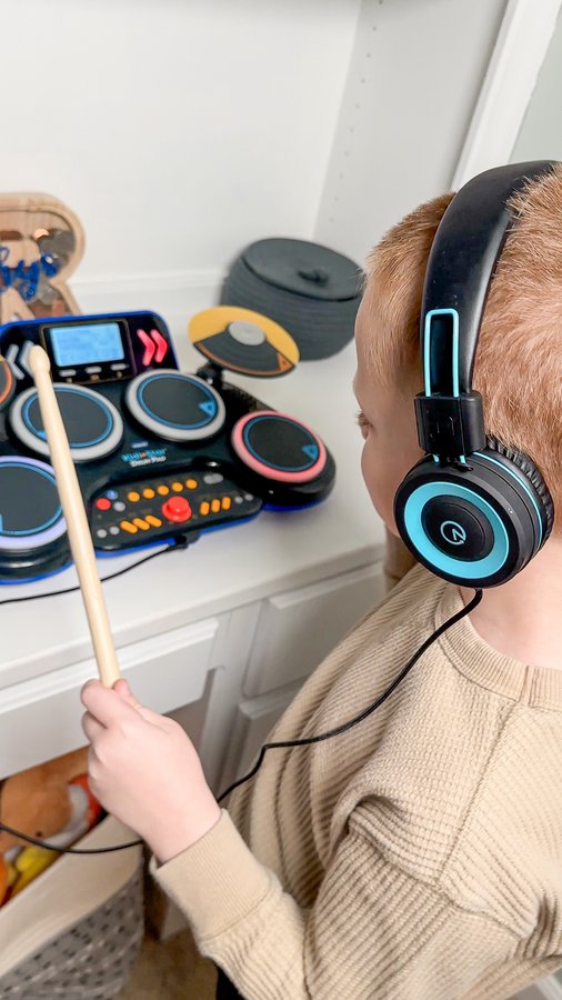 Instagram post by @the.mom.journal for VTECH. Caption reads: [...] | Checkout this Kidi Star Drum Pad by....