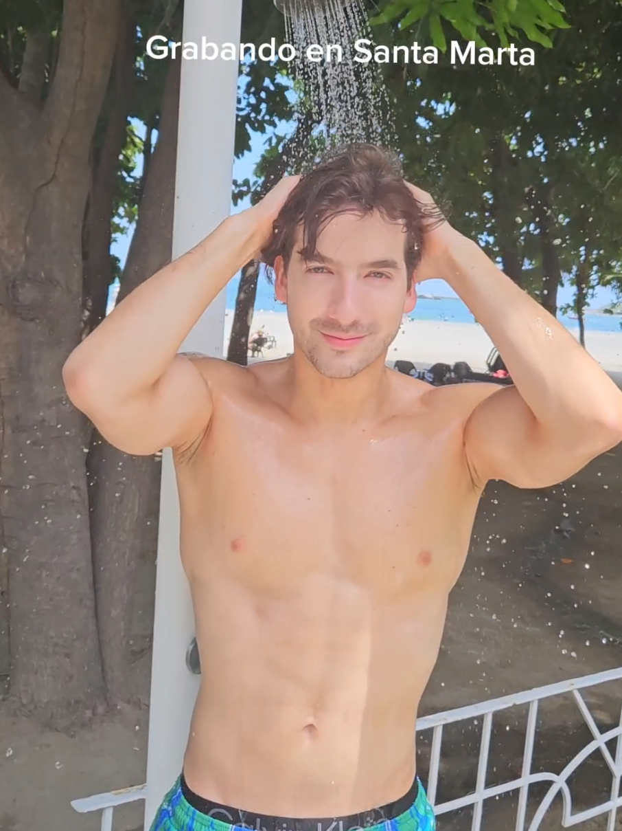 TikTok post by @carlos1torres12 for Vichy Laboratoires. Caption reads: Acompáñenme en un día de Rodaje en santa marta....