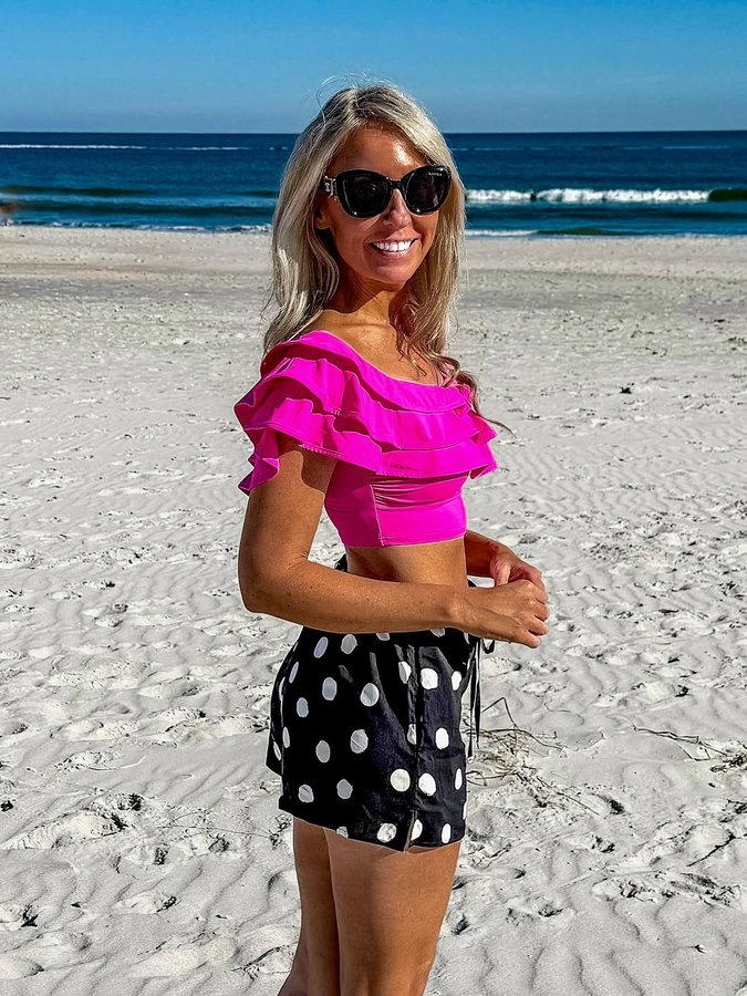 Instagram post by @elizabethryansc for Beach2Ocean. Caption reads: [...] in the prettiest pink ruffles from....