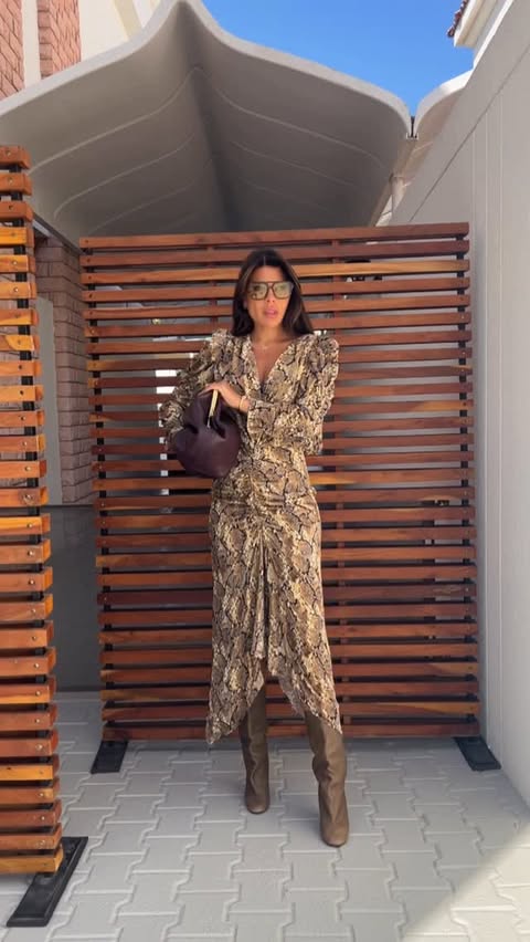 Instagram post by @fozaza for ISABEL MARANT. Caption reads: It’s an @isabelmarant kinda day 🤎 check out my....