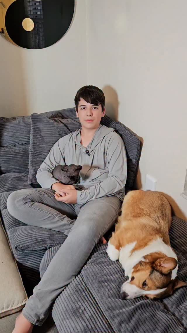 Instagram post by @no_clue_boy for Wondershare. Caption reads: WaLastseen keeps you connected to the people you....