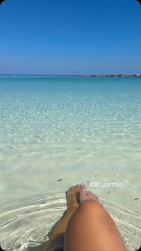 Instagram post by @itsalexfaafetai for Norwegian Cruise Line. Caption reads: [...] more than ready to answer. 🌴☀️🌊....