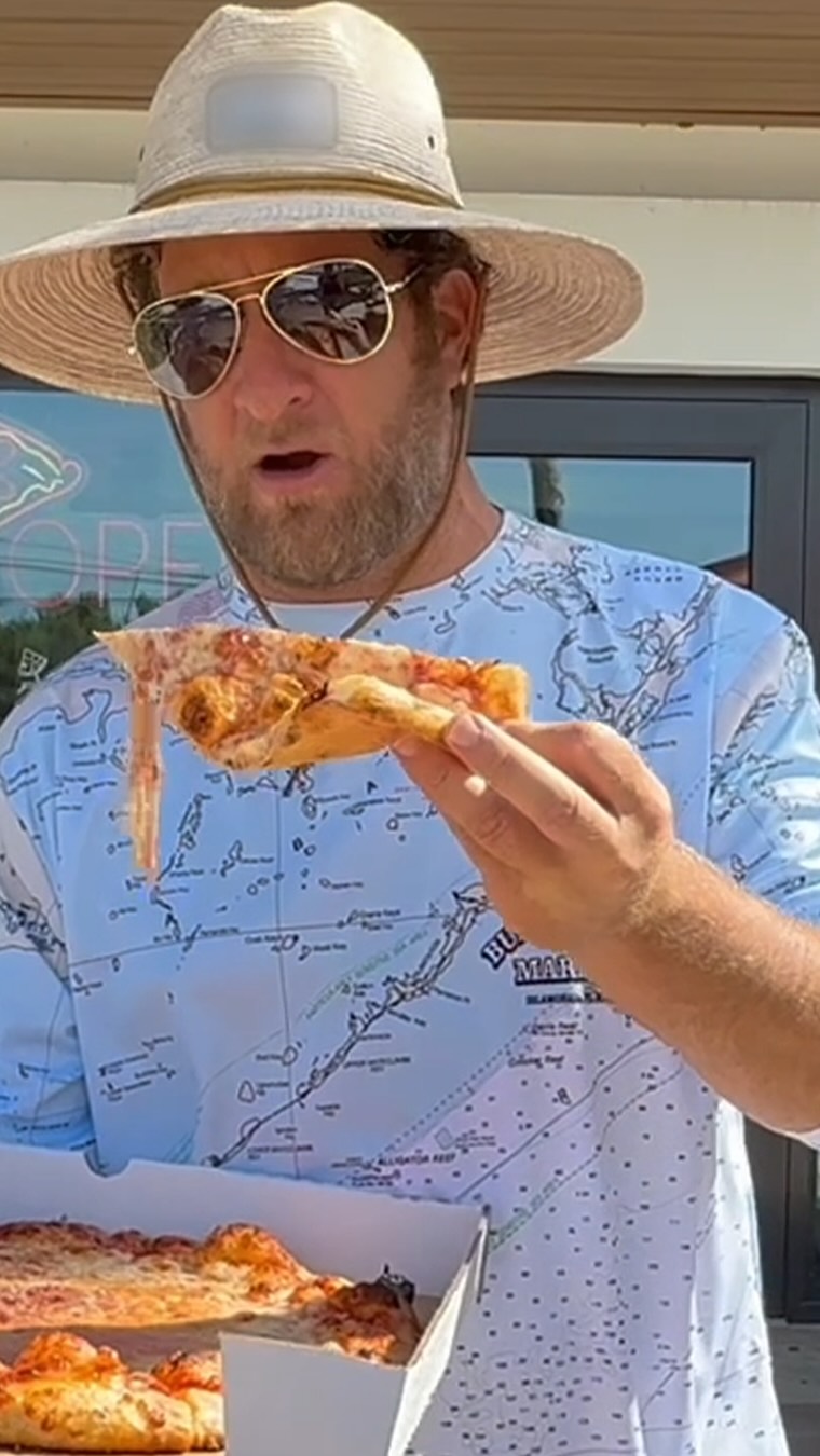 Instagram post by @stoolpresidente for DraftKings. Caption reads: Barstool Pizza Review - Islamorada Pizza Co.....