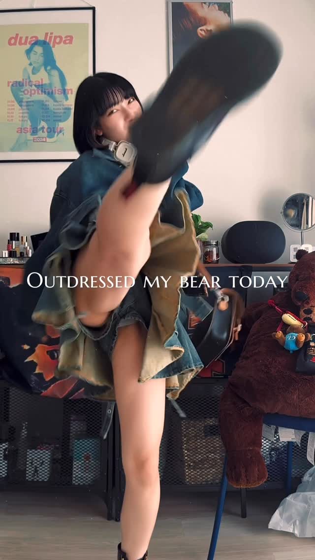 Instagram post by @airinn_0707 for Dr Martens. Caption reads: Outdressed my bear....