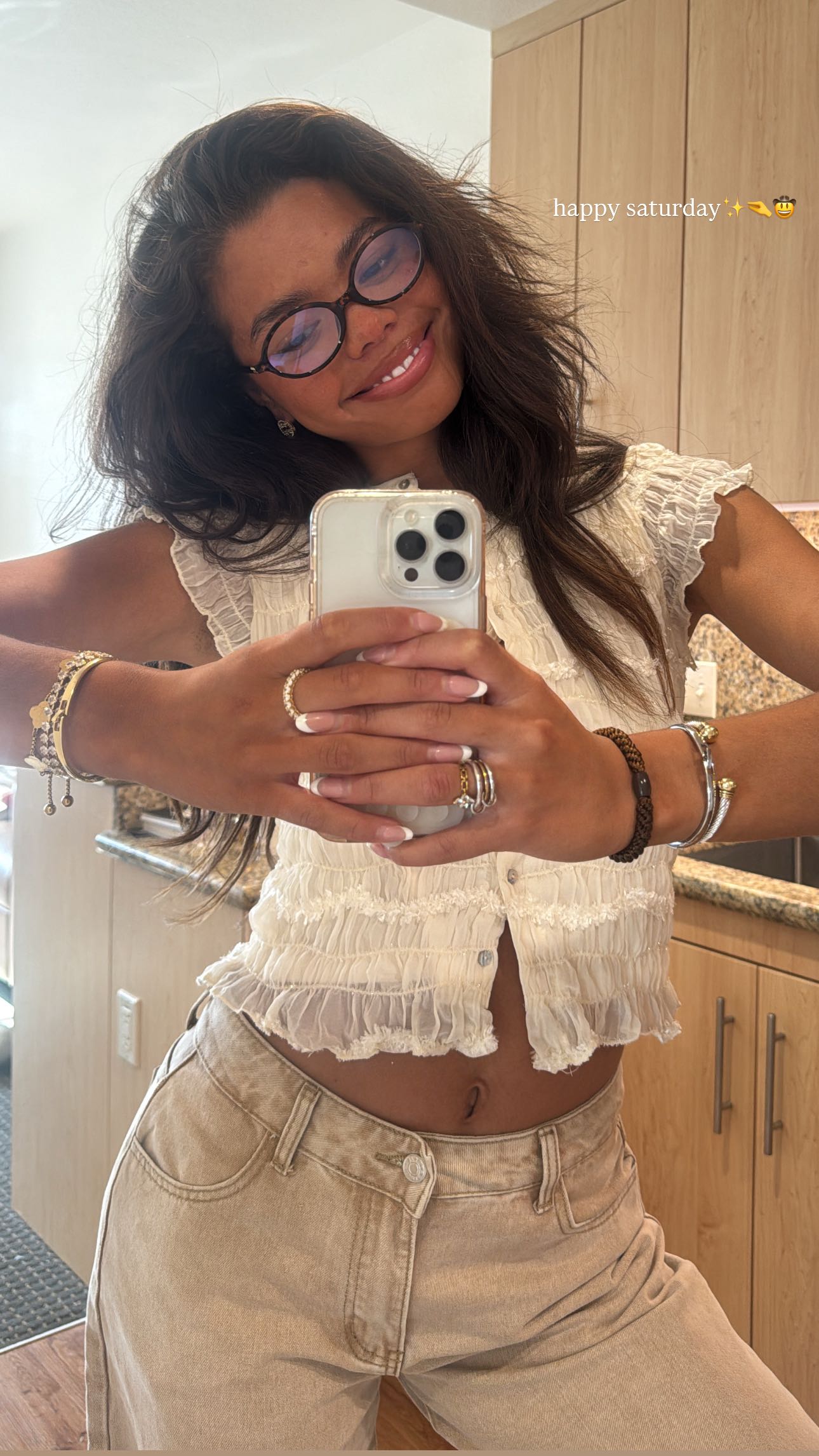 Instagram post by @alma.cooper for Edikted. Caption reads: :))) week 3 in the books....