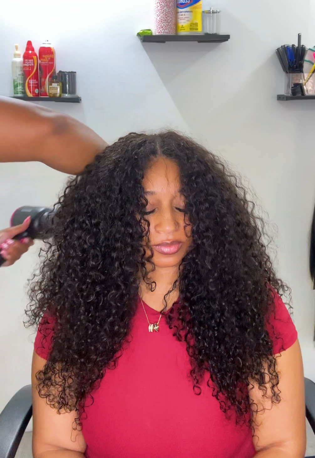 TikTok post by @brethebraiderr for Le Beauté. Caption reads: [...] OUT CROCHET METHOD , LOS ANGELES 🔥 Ft....