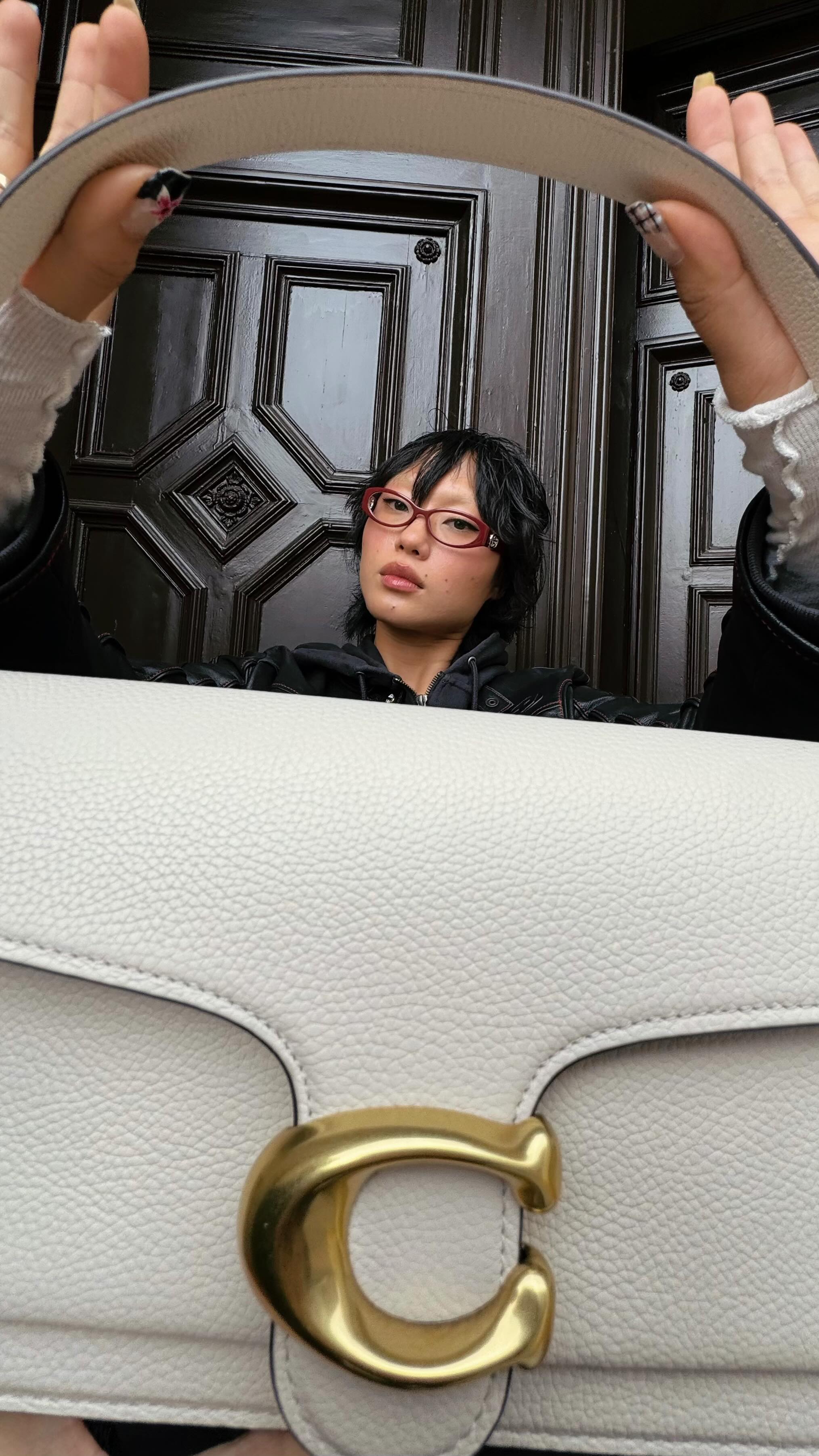 Instagram post by @kickiyangz for Zalando. Caption reads: she versatile ! 😮‍💨 a bag for every occasion and....