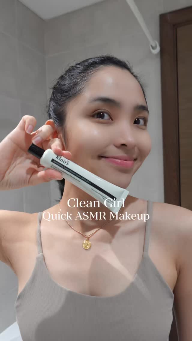 Instagram post by @katecindy_ for By Wishtrend. Caption reads: [...] Glassy Skin Glowy Set on @wishtrend....