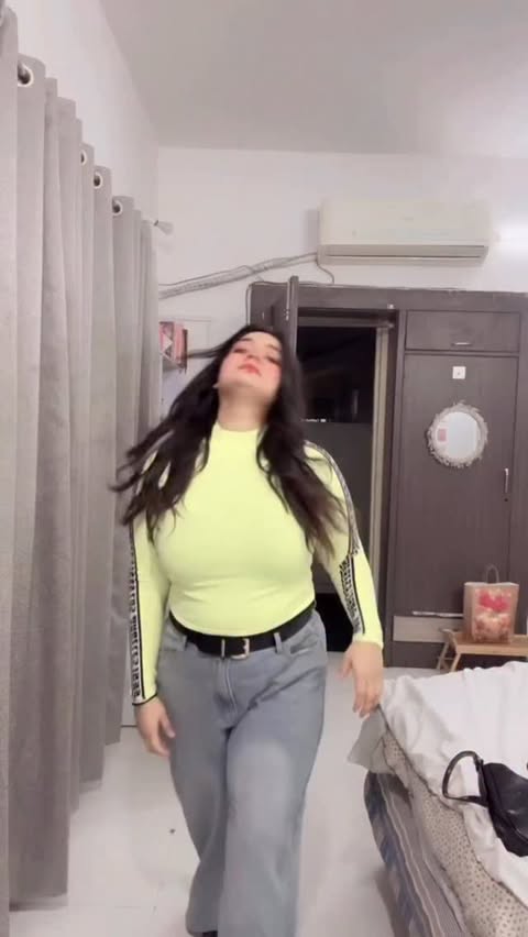 Instagram post by @sakshithk for BBlunt. Caption reads: For hassle free hair styling go get the bblunt....