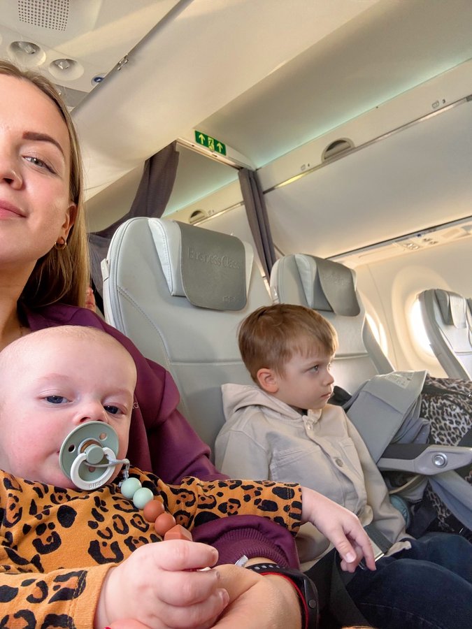 Instagram post by @elizabete_valujeva for airBaltic. Caption reads: [...] visu sarunājam un paldies @airbaltic....