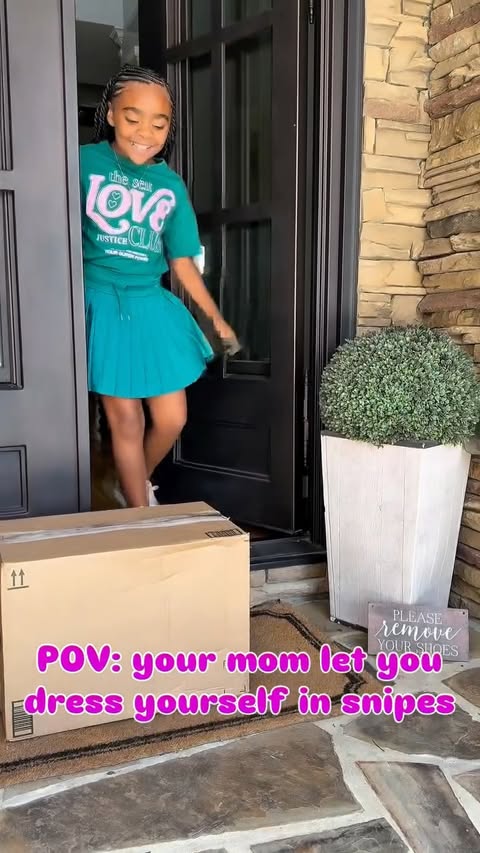 Instagram post by @reign_beaux for Snipes USA. Caption reads: Night before school = outfit check ✅✨ I laid....