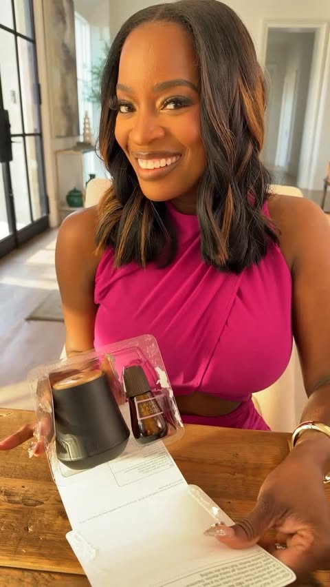 Instagram post by @shameamorton for Air Wick US. Caption reads: [...] satisfying sound (and smell) thanks to....