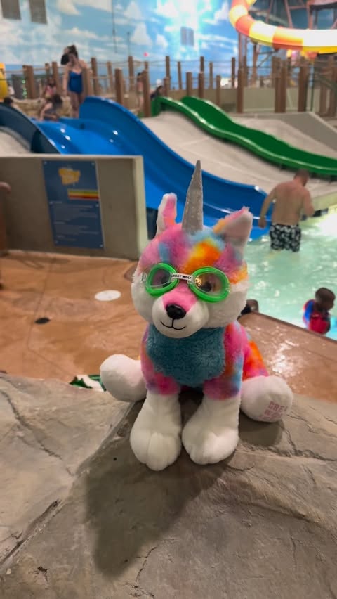 Instagram post by @keelygoshia for Great Wolf Lodge. Caption reads: [...] ❤️ We spent the weekend at Great Wolf Lodge....