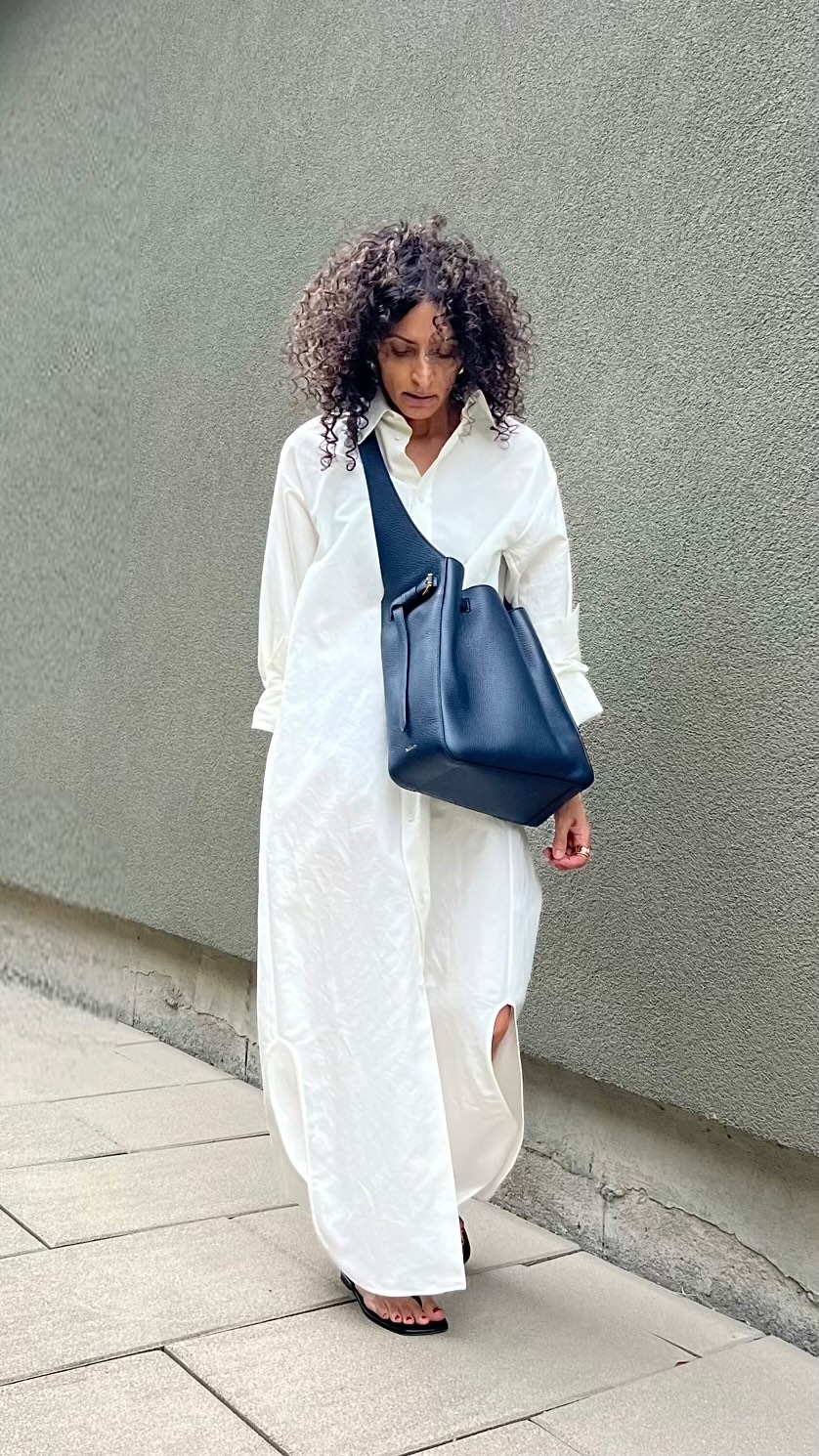 Instagram post by @neelam.ahooja for Mulberry. Caption reads: The @mulberryengland Lyra bucket bag is on the....