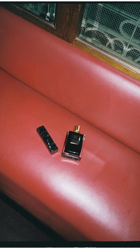 Instagram post by @jimy_09 for KILIAN PARIS. Caption reads: [...] leave traces. Black Phantom by @kilianparis....