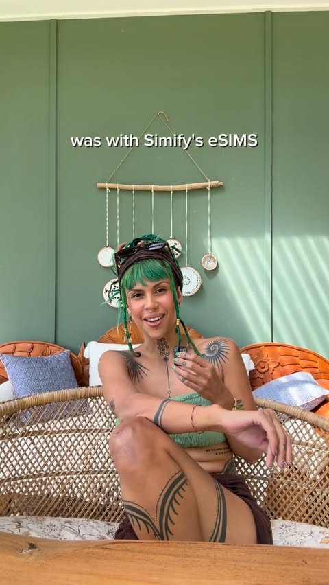 Instagram post by @sofialigeros for Simify. Caption reads: [...] most character building! AD....