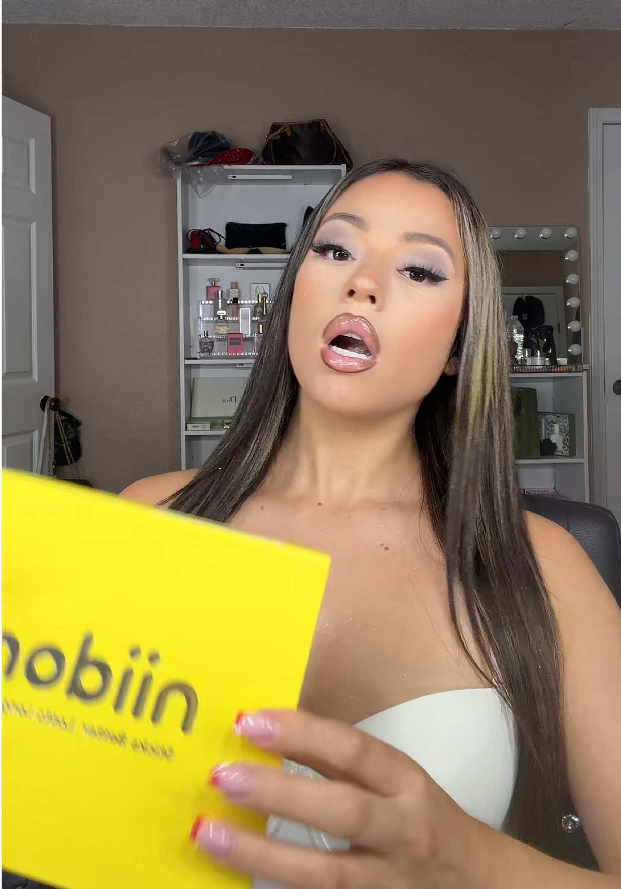 TikTok post by @angelinasalasss for Niidor. Caption reads: [...] see, it helped push the girls up 10/10....