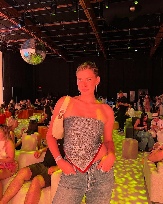 Instagram post by @elle_wagner_ for Bustle. Caption reads: A @bustle X @toyota good time ❤️🚗📕.