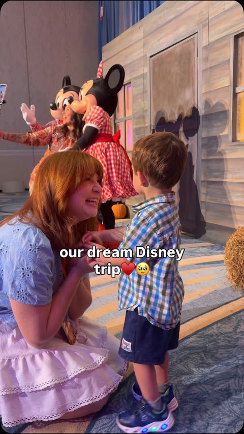 Instagram post by @keeleyelise for Disney Parks. Caption reads: [...] the magic begin!!! 🧡✨ #disneypartner....