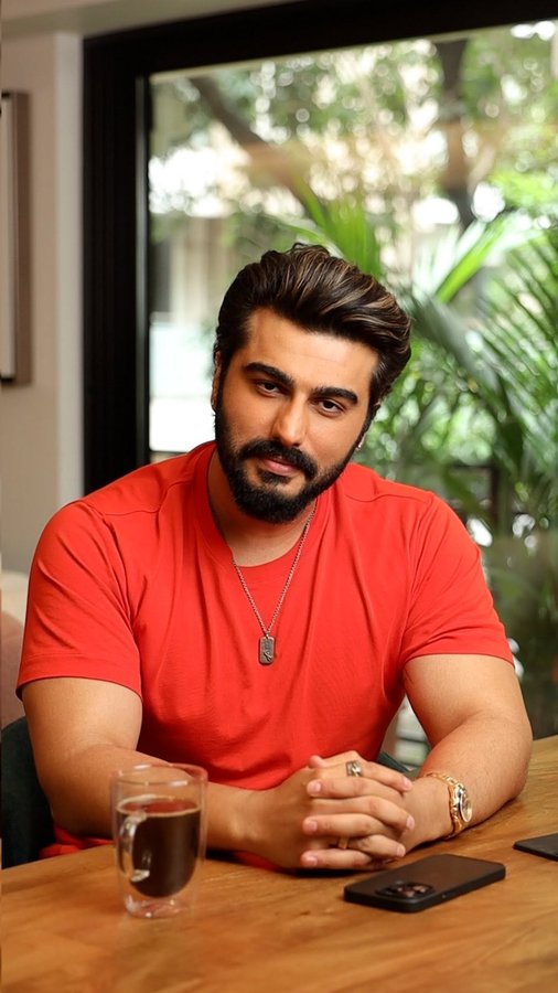 Instagram post by @arjunkapoor for Magicbricks. Caption reads: Confused about your property’s actual worth? Try....