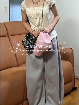 TikTok post by @k30nfh for Titeizin Online. Caption reads: Summer sweatpants coordinate🎀🌿🛁....