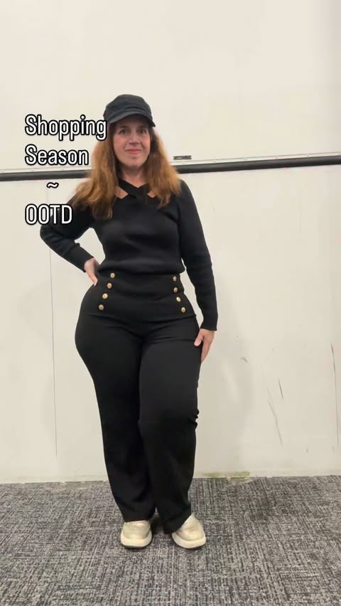 Instagram post by @curvygirlbeth for Dream Pairs Shoes. Caption reads: Out and about. Holiday shopping and content....