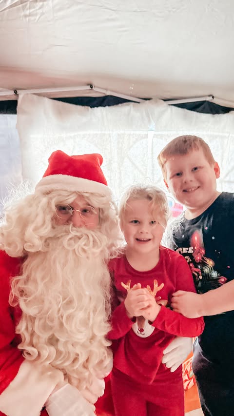 Instagram post by @two_littlepickles for Lindex. Caption reads: [...] to know just how much it means ♥️

ad|....