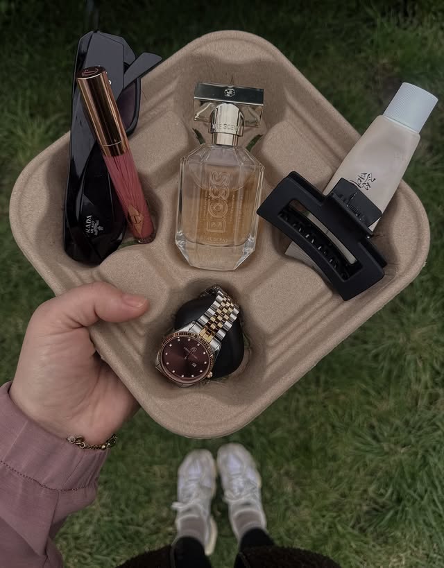 Instagram post by @helenasusa for The Perfume Shop. Caption reads: [...] days ☕️💫 You can grab it from The Perfume....