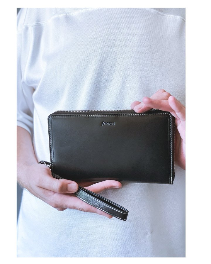 Instagram post by @carlosdnobrega for Filofax. Caption reads: Quality isn’t just a coincidence — it’s a....