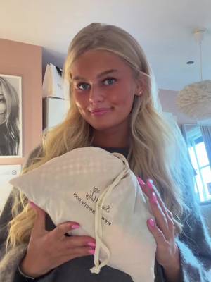 TikTok post by @mandyhallvik for Seamolly. Caption reads: Advertisement for Seamolly👙🌺 Use “20MH” for 20%....