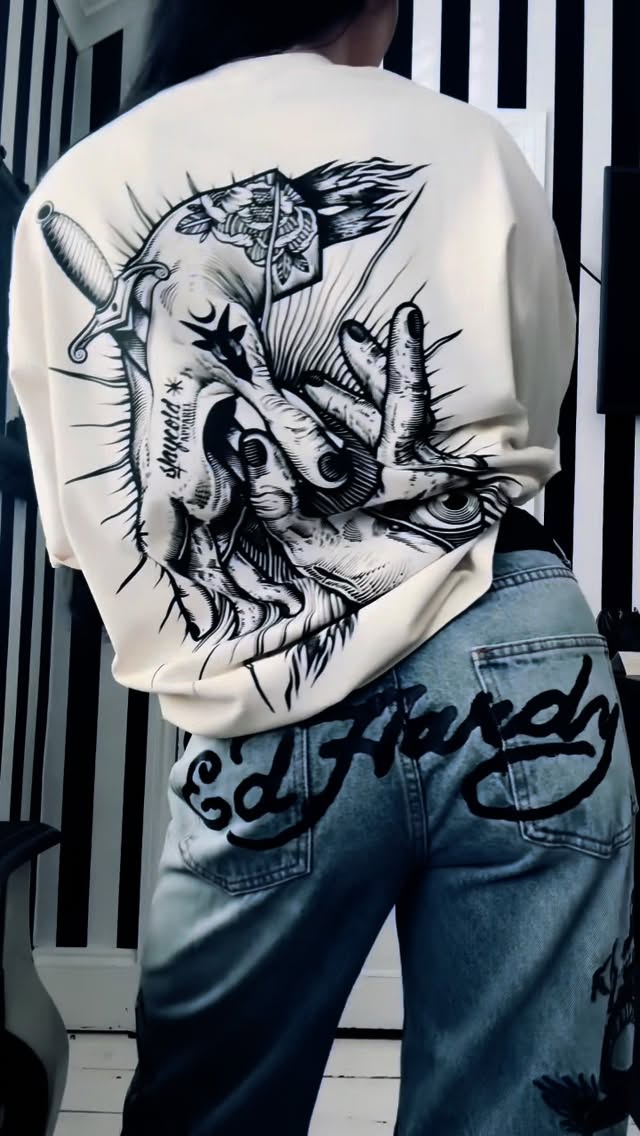 Instagram post by @zoewaterman for STAY COLD APPAREL. Caption reads: Casual fit 🖤
.
Outfit: 
Tee - @staycoldapparel....