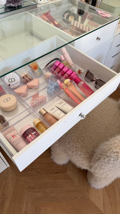 Instagram post by @noemiemakeuptouch for Lancôme. Caption reads: Summer Station babe 🍒🦋☀️🪴🍦💐👒....