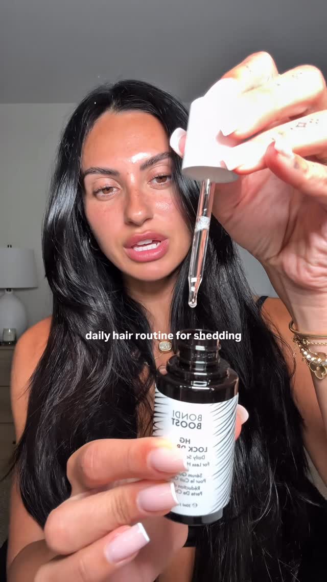 Instagram post by @tatlafata for BondiBoost. Caption reads: [...] hair oil on wash day = perfect @bondiboost....
