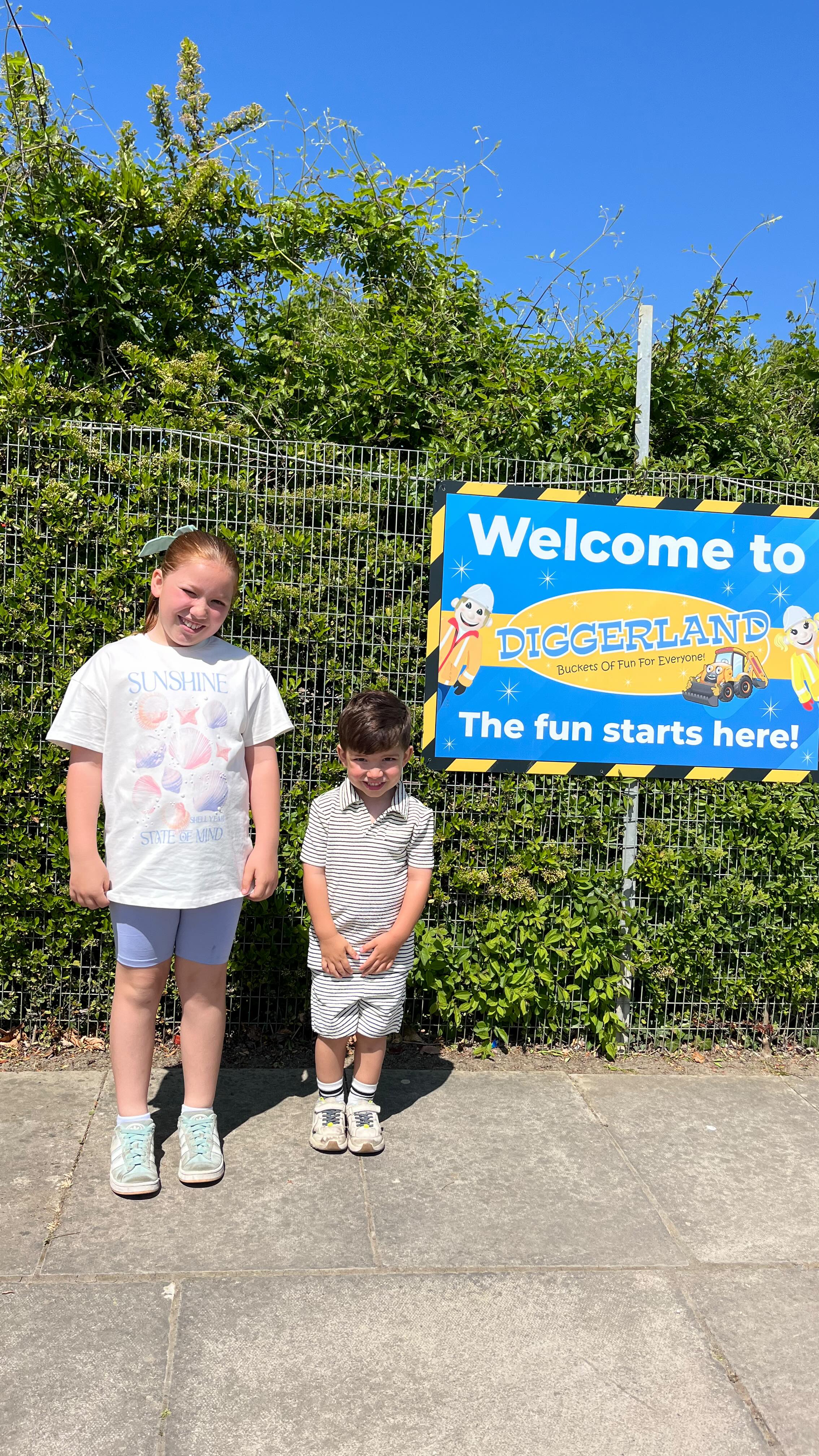 Instagram post by @lifeofanniexx for Diggerland. Caption reads: [...] diggers, rides & non-stop smiles at....