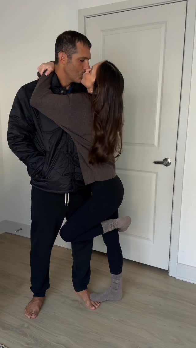 Instagram post by @mariiaagrazia for Wantable. Caption reads: @wantable getting us out of our tired old clothes....