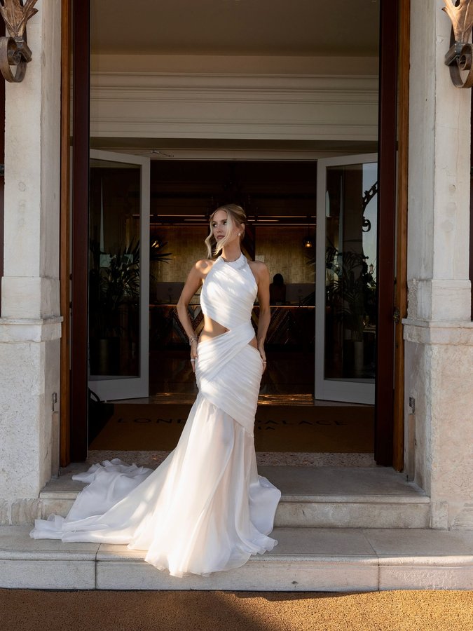 Instagram post by @leoniehanne for Chopard. Caption reads: [...] attending @amfar Venice as guest of @chopard....