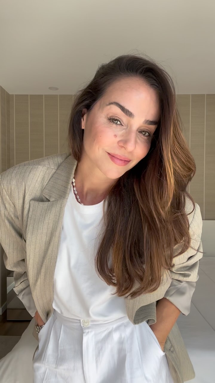 Instagram post by @vanesssamartins for About You. Caption reads: ✨ Look do dia com a curadoria da @aboutyou.....