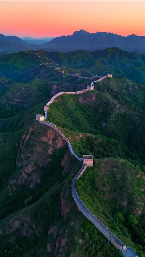 Instagram post by @georgeandcris for Best Western Hotels & Resorts. Caption reads: China together?! 😍🇨🇳 👇 Bucket List Beijing....