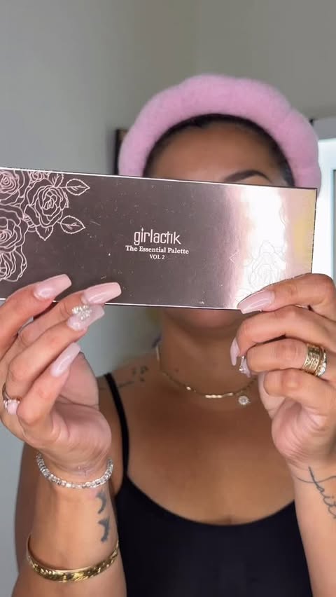 Instagram post by @maggiiiesmakeup for Kulfi Beauty. Caption reads: The year of yes🙌🏼 @ipsy 💜 ——- January EXTRA box....