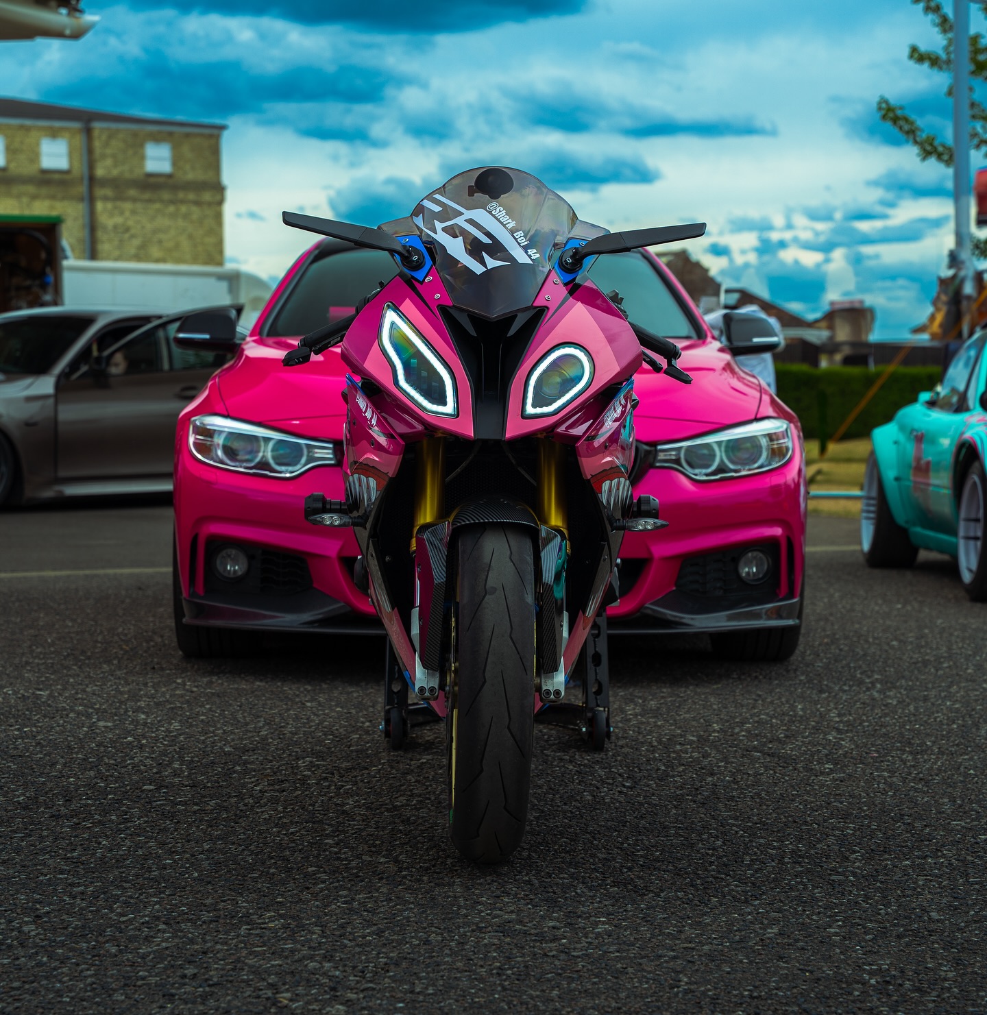 Instagram post by @4k_detail for BMW Motorrad. Caption reads: BMW ENGINEERING 😤🥵

🚗- @rikki.f36 
🎥-....