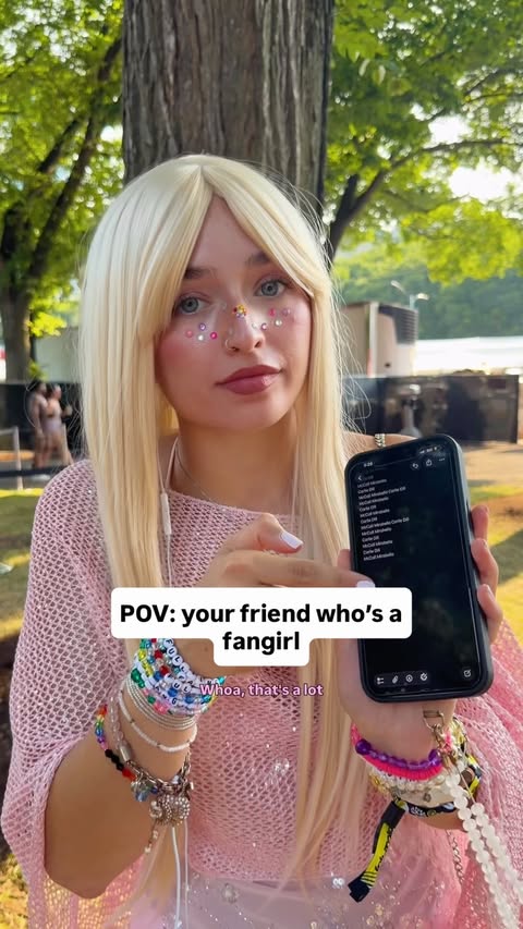 Instagram post by @fulltimefangirl for Venmo. Caption reads: [...] who’s a FANGIRL 🤭🎟️ fangirls know the....