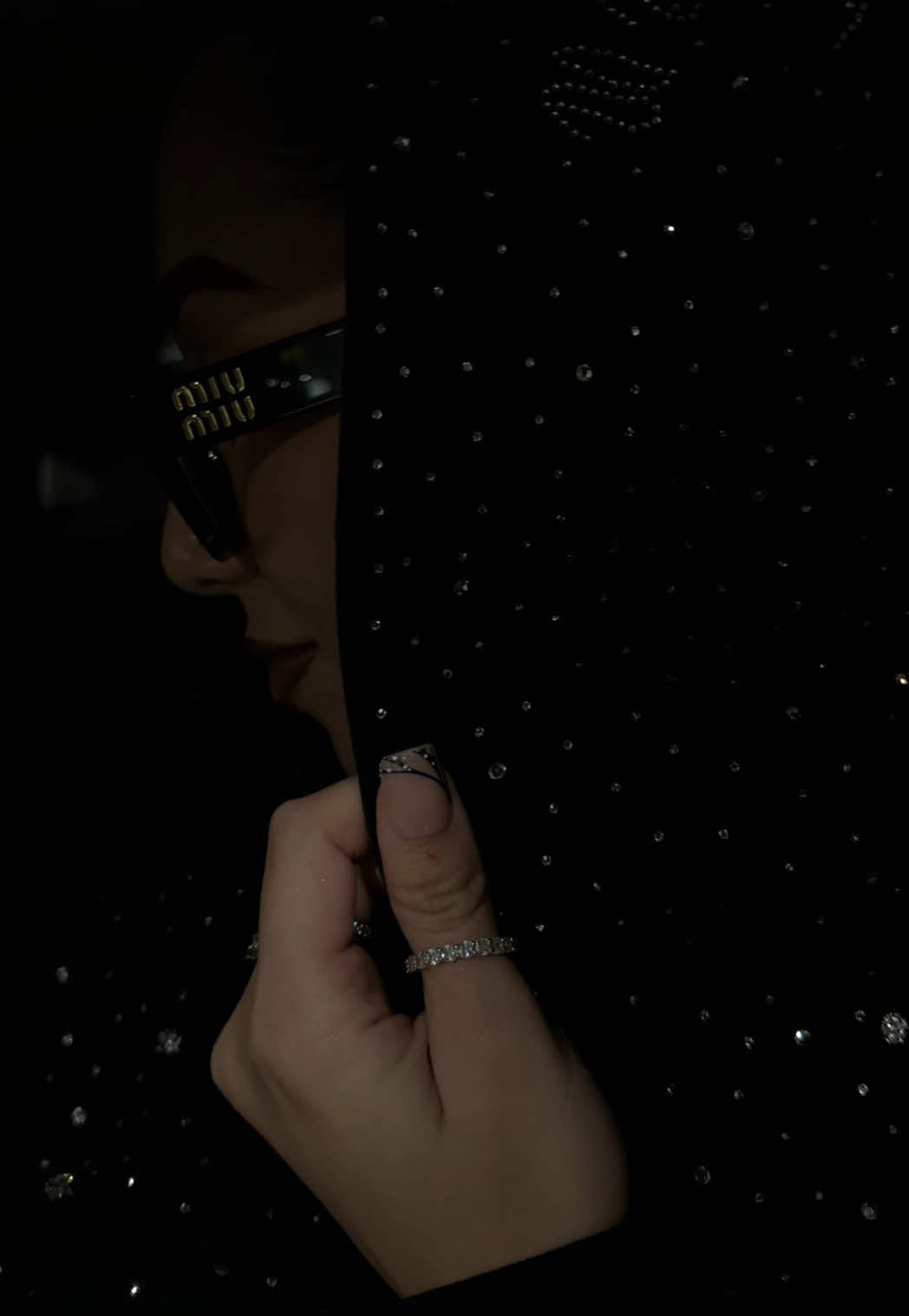 TikTok post by @mskellycastrro for Aelfric Eden. Caption reads: @aelfriceden_official 💎 #fyp #trending #fashion....