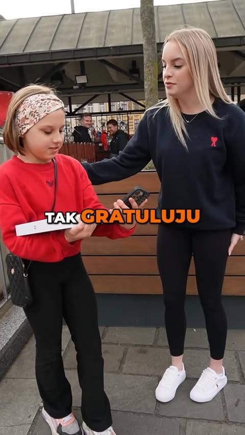 Instagram post by @nellyapeta for Xiaomi Czech. Caption reads: Jsme vděční, že jsme měli možnost vám udělat....
