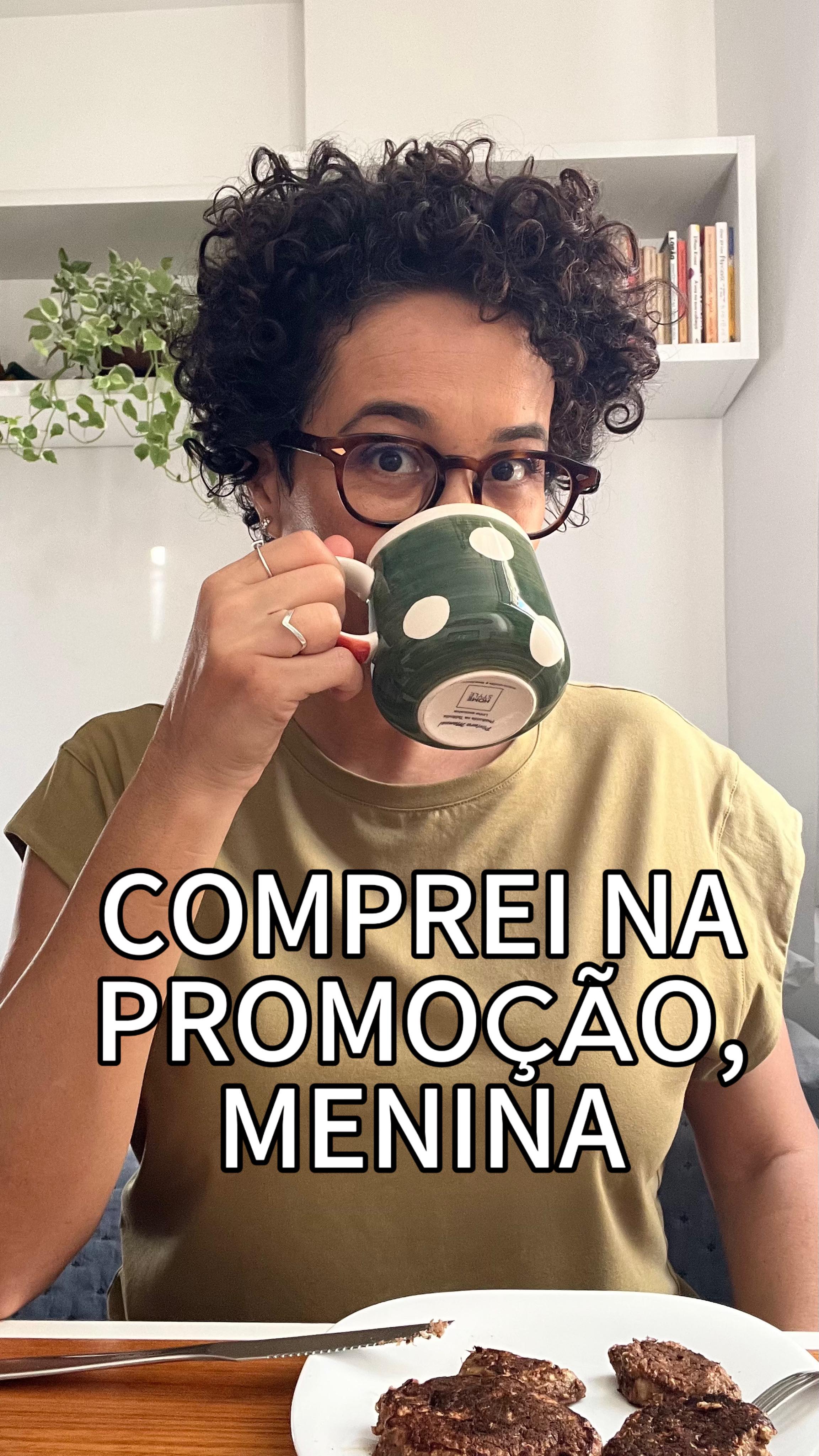 Instagram post by @carolinaloback for Insider Store. Caption reads: Bom dia! Qual seu sonho de consumo da Insider? Já....