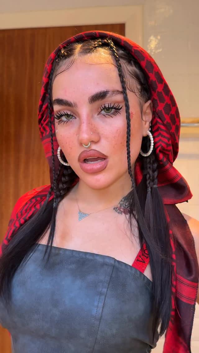 Instagram post by @_lilccss for TTDeye. Caption reads: 🐾🍱🛥️💋Rome times olive green lens from @ttd_eye....