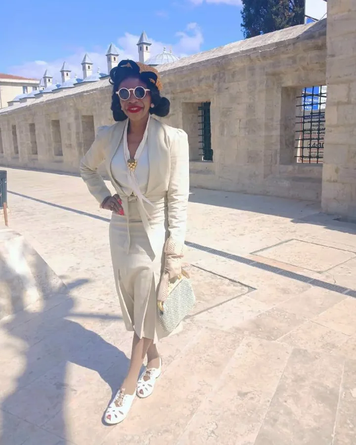 Instagram post by @life_on_mars96 for The House of Foxy. Caption reads: [...] marble of this location. #Ad Suit....