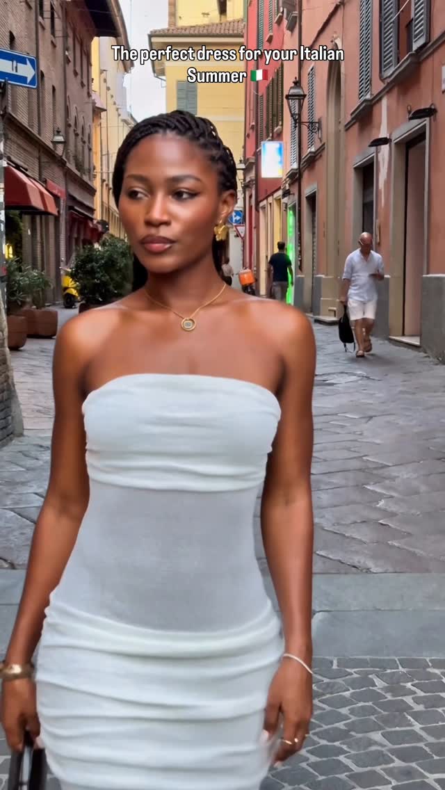 Instagram post by @yacinelusaku for Meshki. Caption reads: Italian summer 🇮🇹
@meshki #collab 

Meshki.....