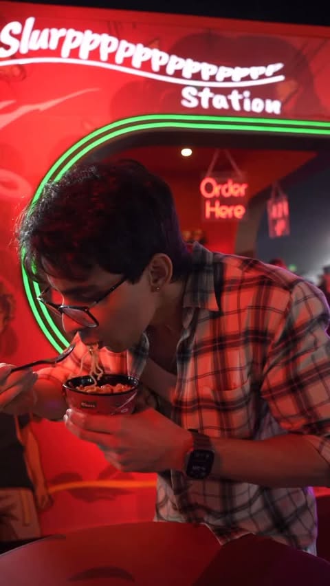 Instagram post by @arrlifts for Knorr. Caption reads: [...] aya Karachi Eat.
Cheat day done right.
Knorr....